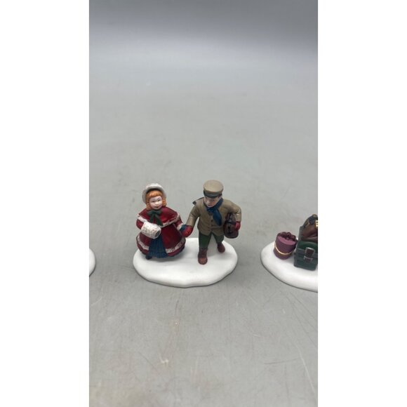 Heritage Village Collection "Vision Of A Christmas Past" Figurines pre-owned REA - Picture 7 of 12